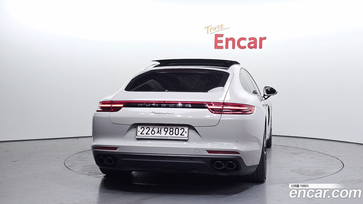 Porsche Panamera 2020
