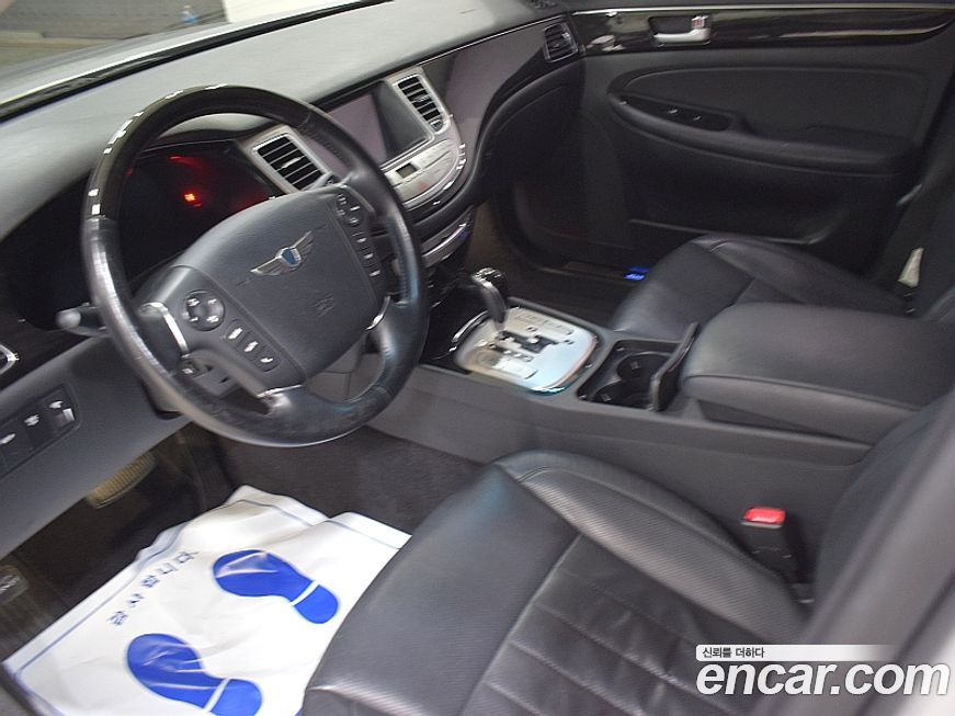 Hyundai Genesis 2012