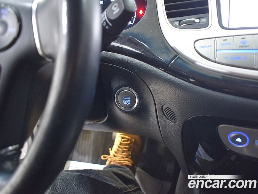 Hyundai Genesis 2012