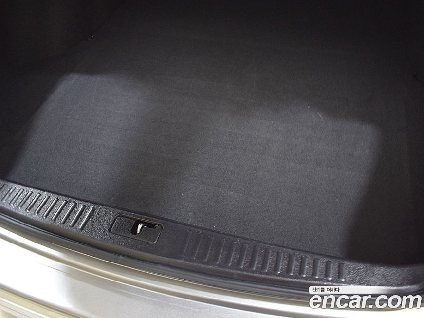 Hyundai Genesis 2012