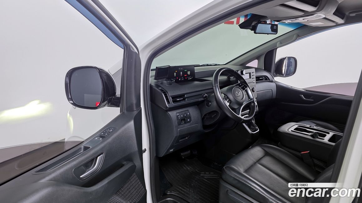Hyundai Staria 2023