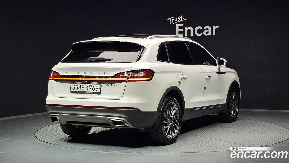 Lincoln Nautilus 2020