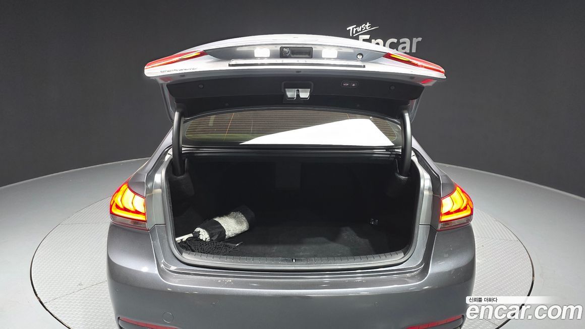 Hyundai Genesis 2016