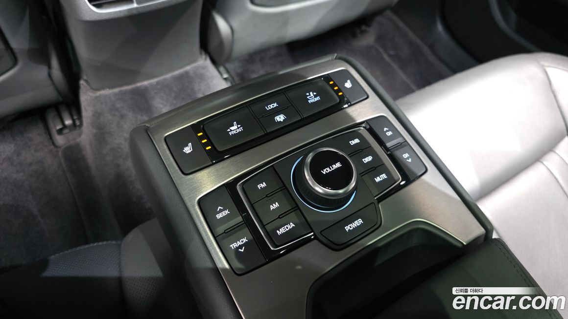 Hyundai Genesis 2016