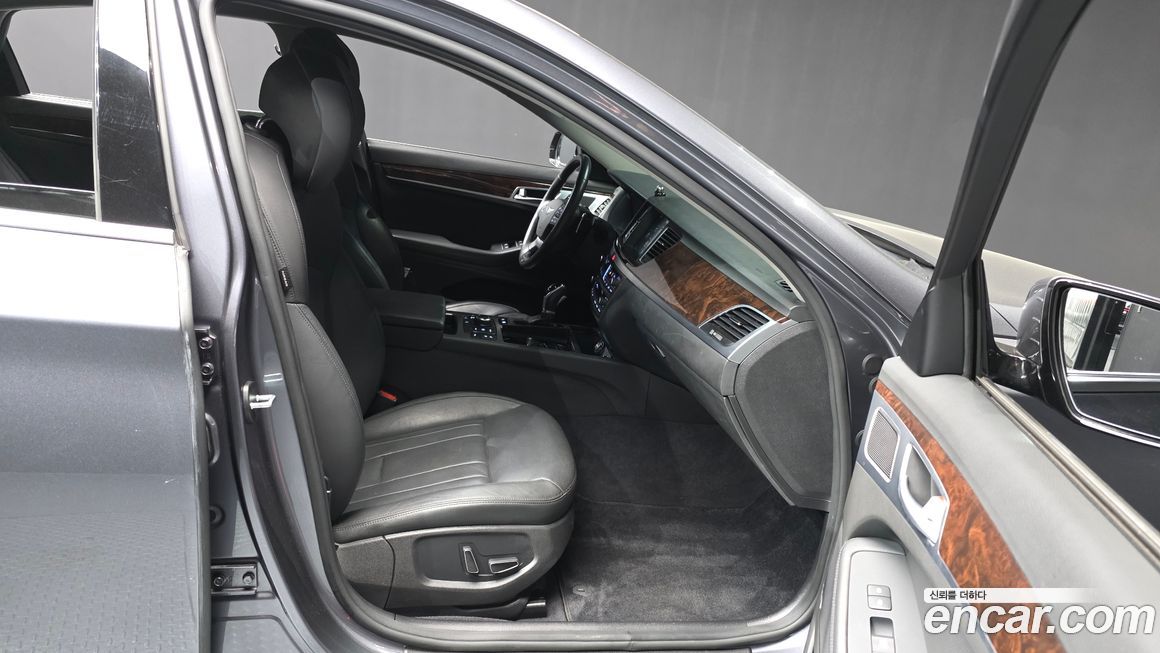 Hyundai Genesis 2016