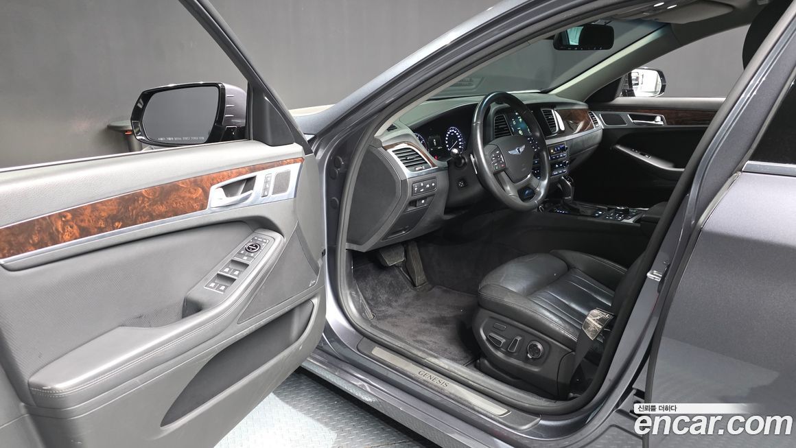 Hyundai Genesis 2016