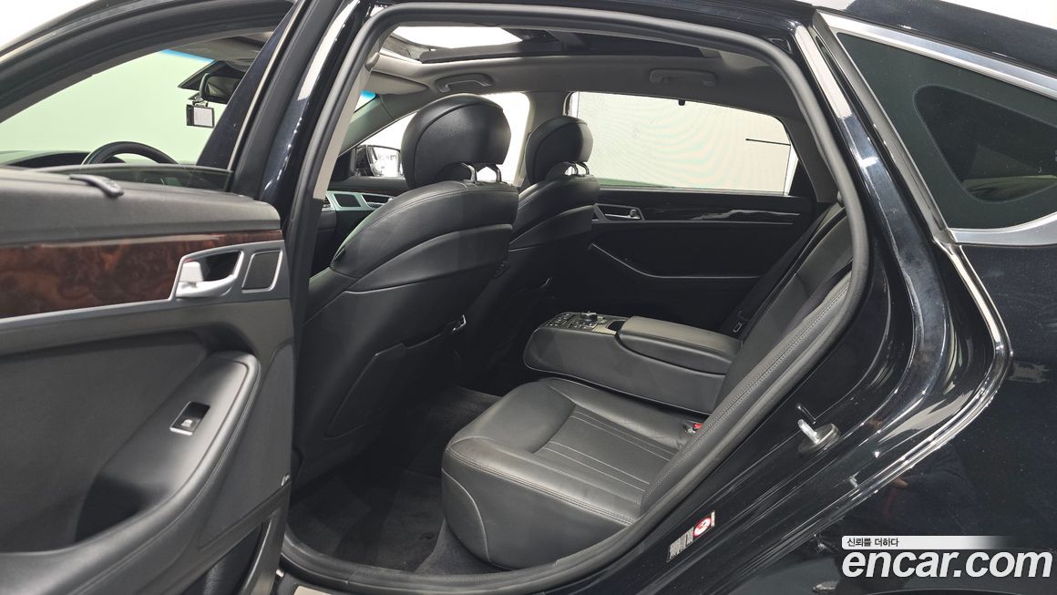 Hyundai Genesis 2015