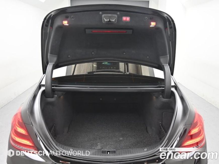 Mercedes-Benz S-Class 2020