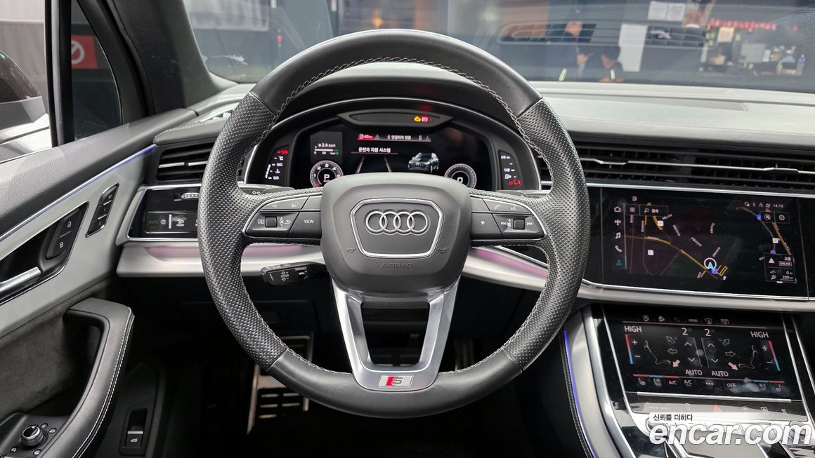 Audi Q7 2021