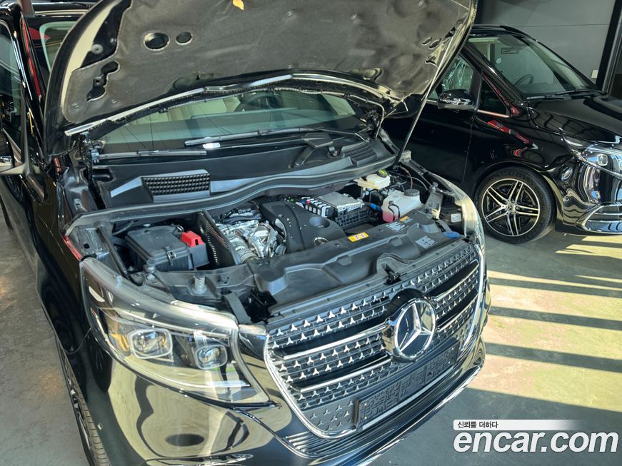 Mercedes-Benz V-Class 2025