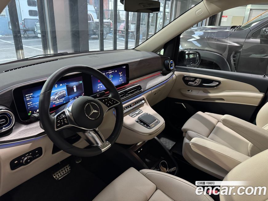 Mercedes-Benz V-Class 2025