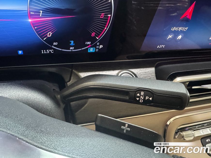 Mercedes-Benz V-Class 2025