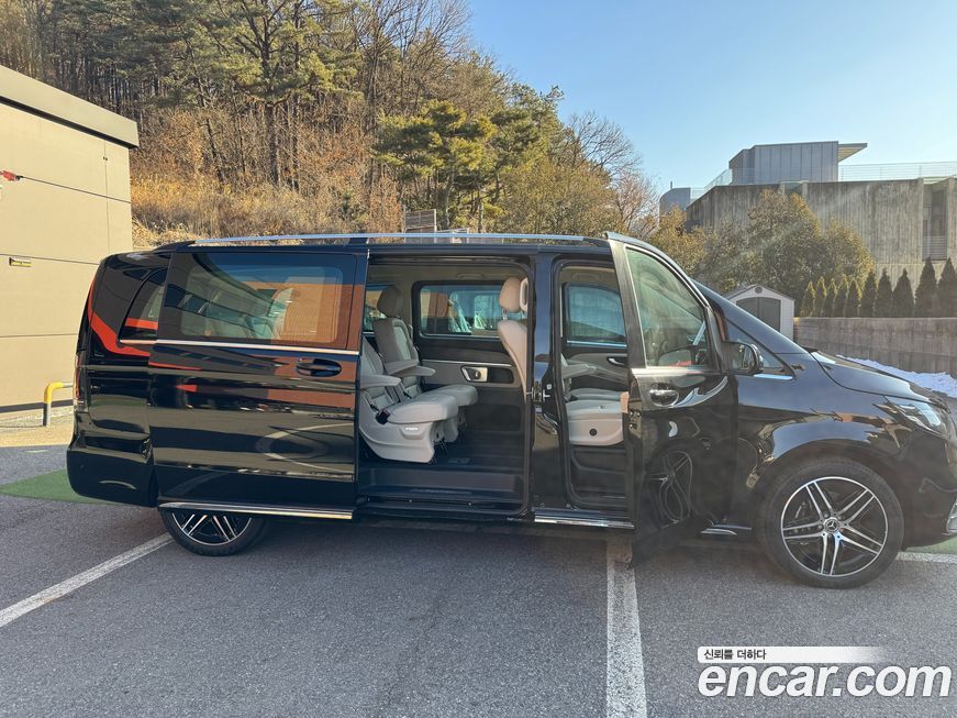 Mercedes-Benz V-Class 2025