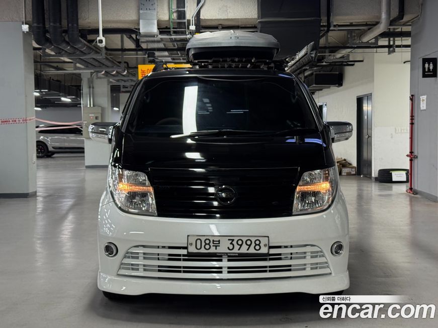 Nissan Elgrand 2004