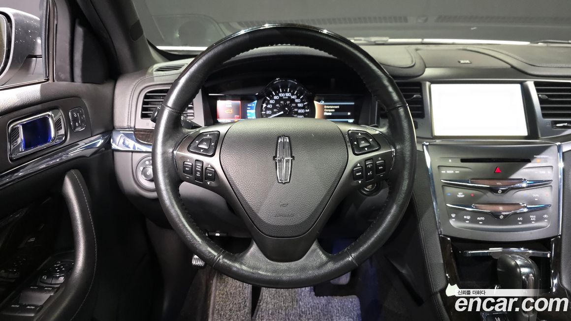 Lincoln MKS 2015