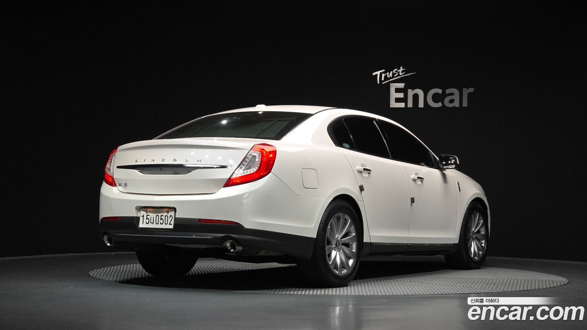 Lincoln MKS 2015
