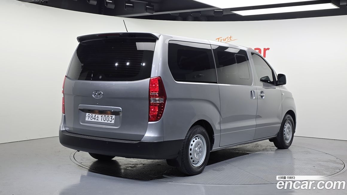 Hyundai Starex 2019
