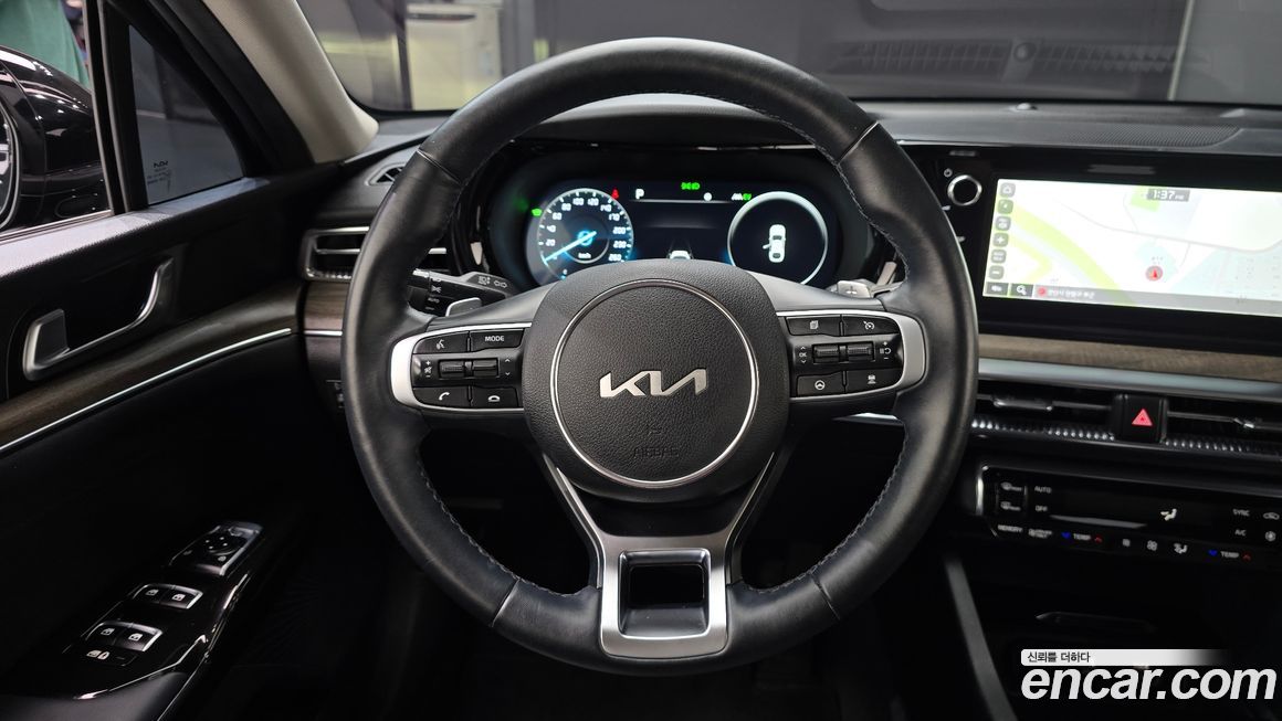 Kia K5 2023