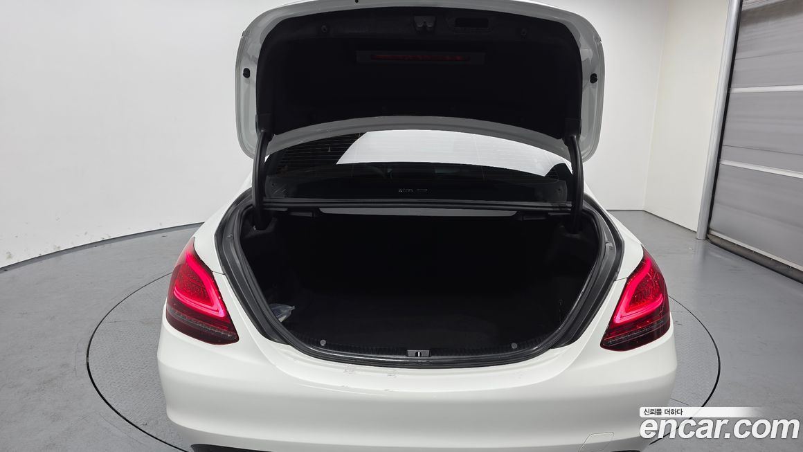 Mercedes-Benz C-Class 2020