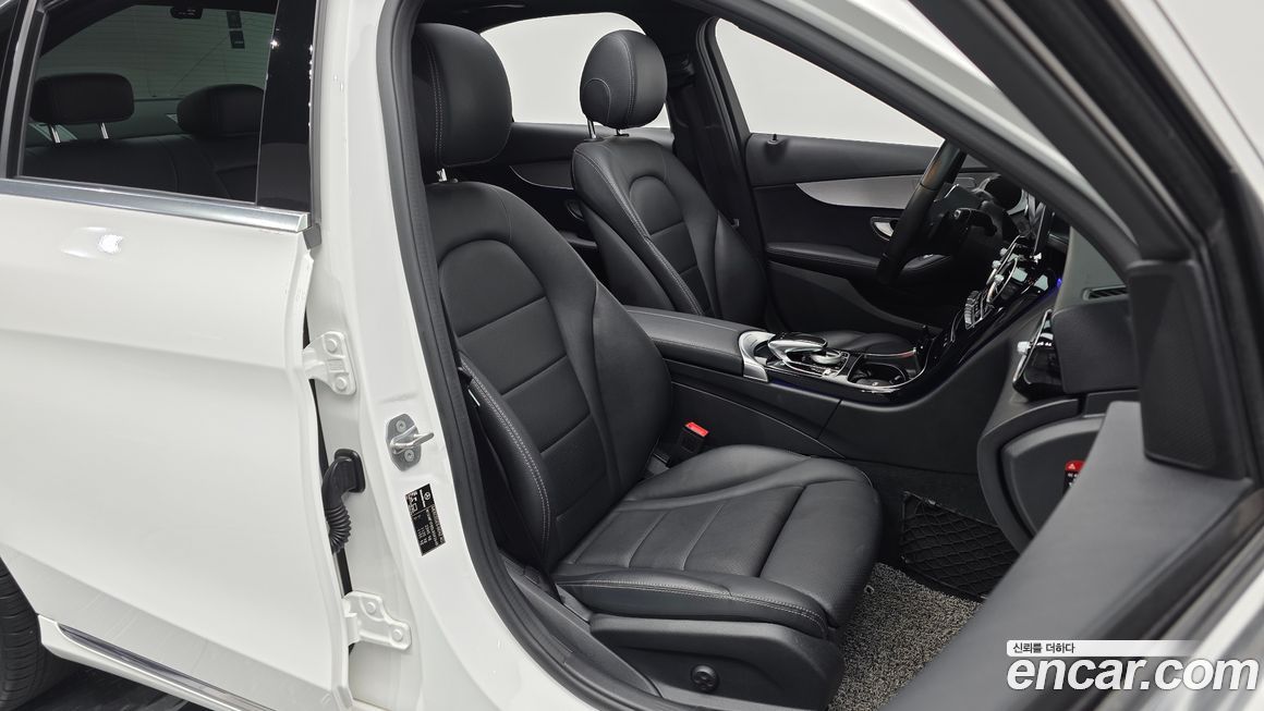 Mercedes-Benz C-Class 2020