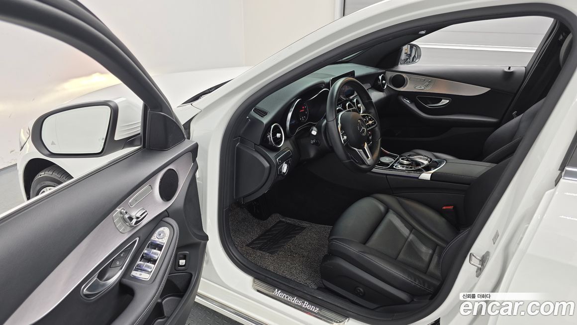 Mercedes-Benz C-Class 2020