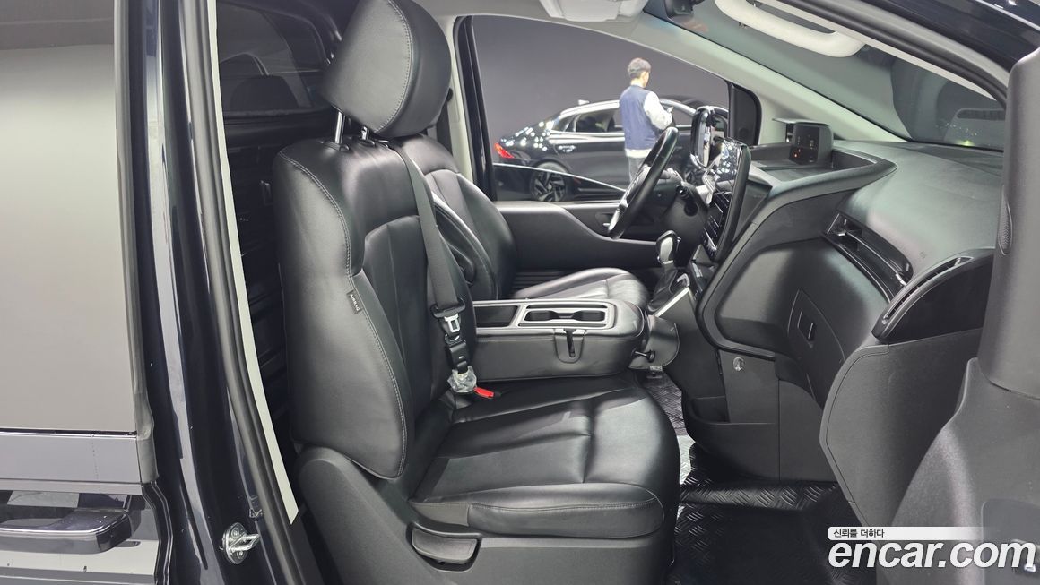 Hyundai Staria 2023