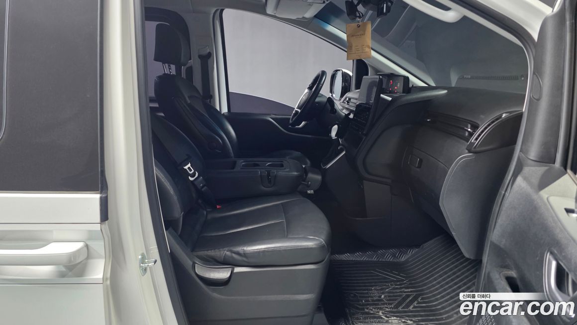 Hyundai Staria 2022
