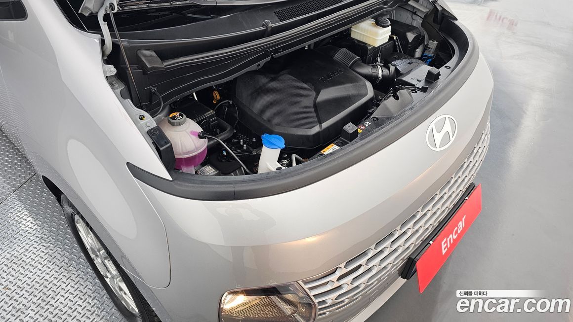 Hyundai Staria 2025