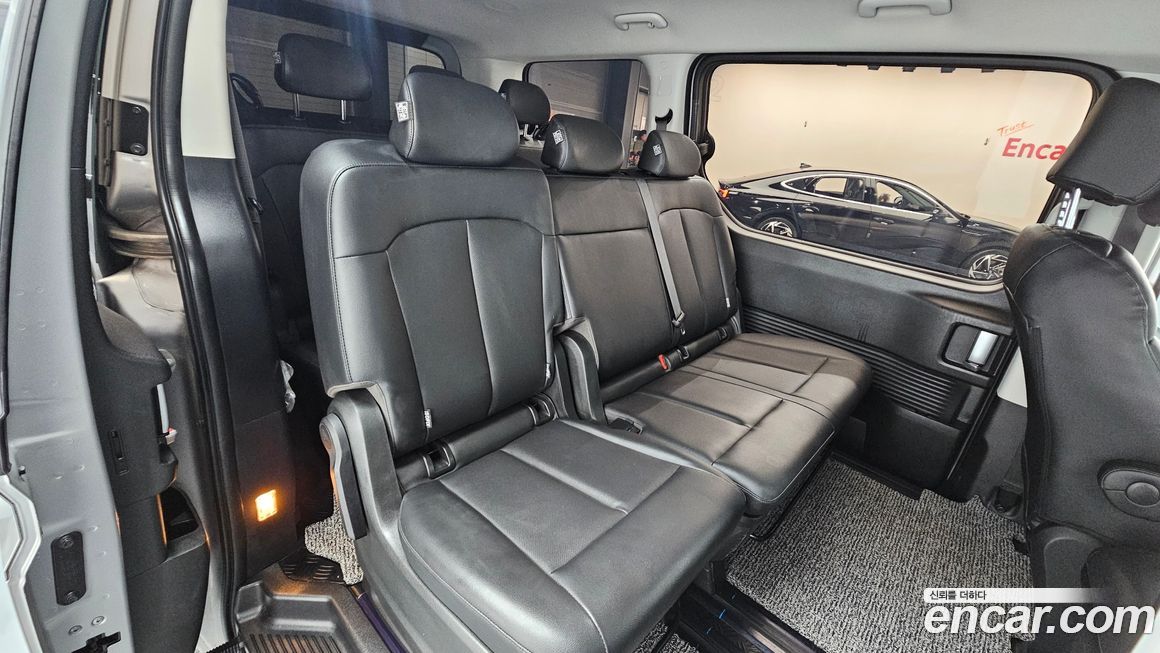 Hyundai Staria 2025