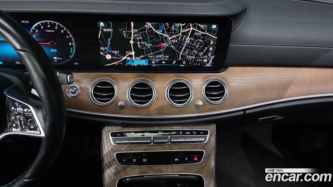 Mercedes-Benz E-Class 2021