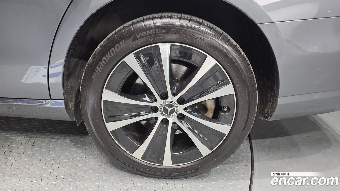 Mercedes-Benz E-Class 2021