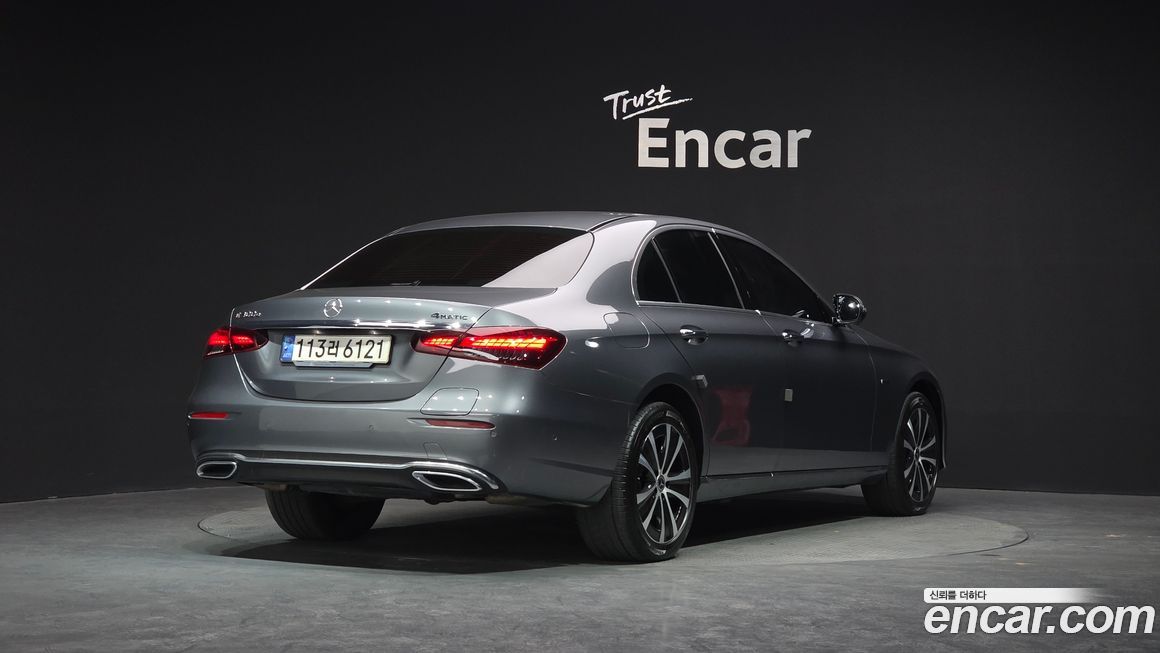 Mercedes-Benz E-Class 2021