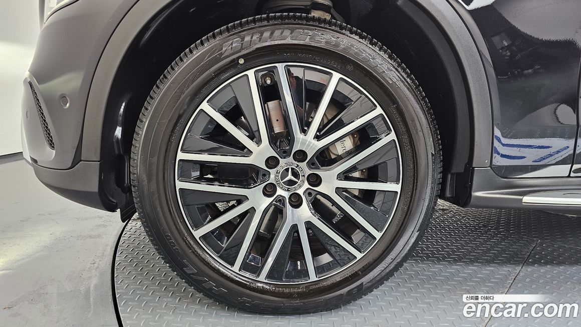 Mercedes-Benz GLC-Class 2021