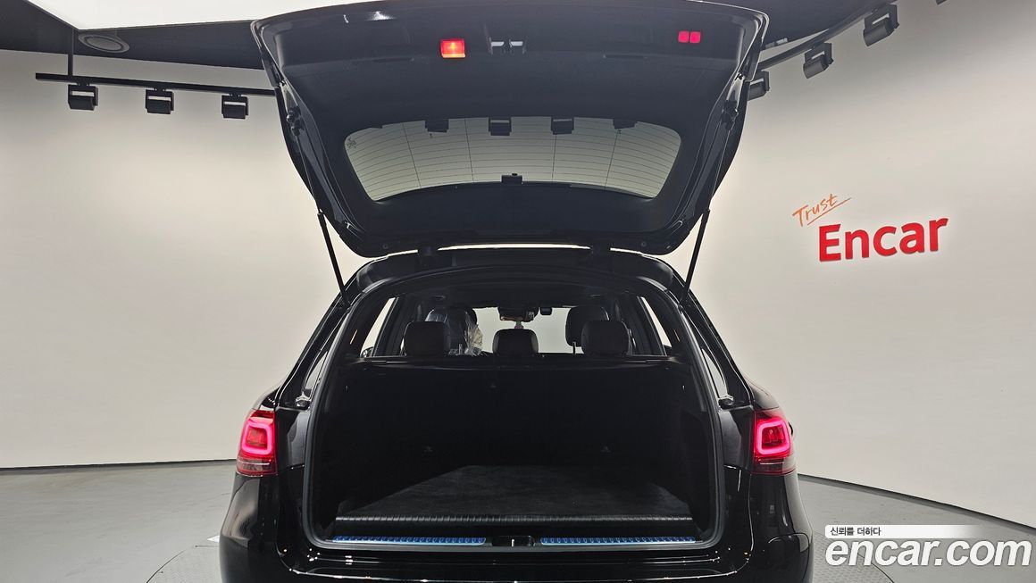 Mercedes-Benz GLC-Class 2021