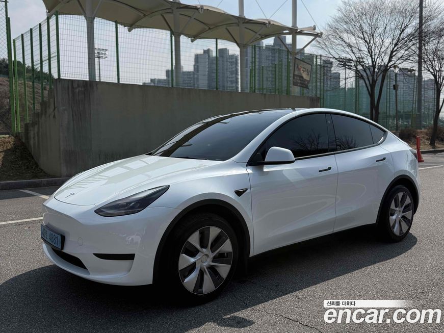 Tesla Model Y 2023