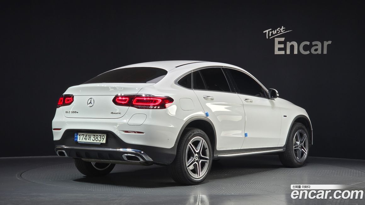 Mercedes-Benz GLC-Class 2021