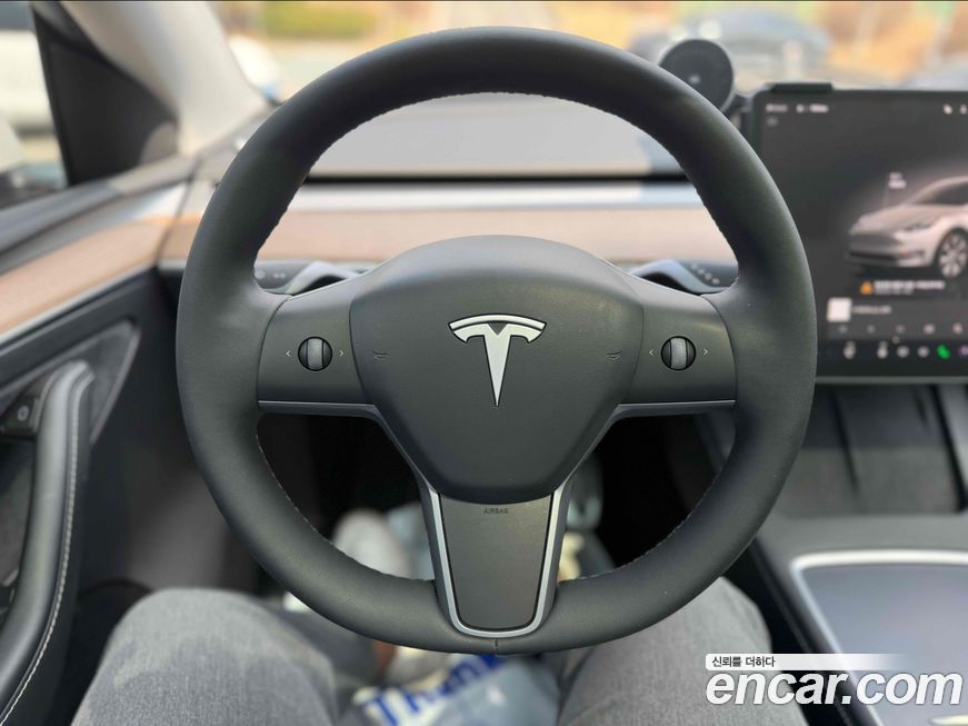 Tesla Model Y 2023