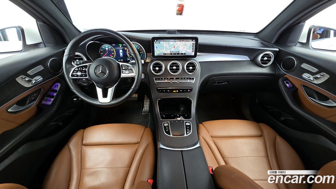 Mercedes-Benz GLC-Class 2021