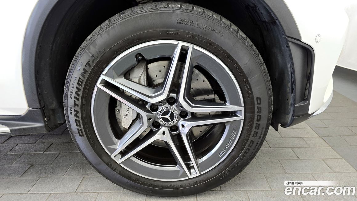 Mercedes-Benz GLC-Class 2021