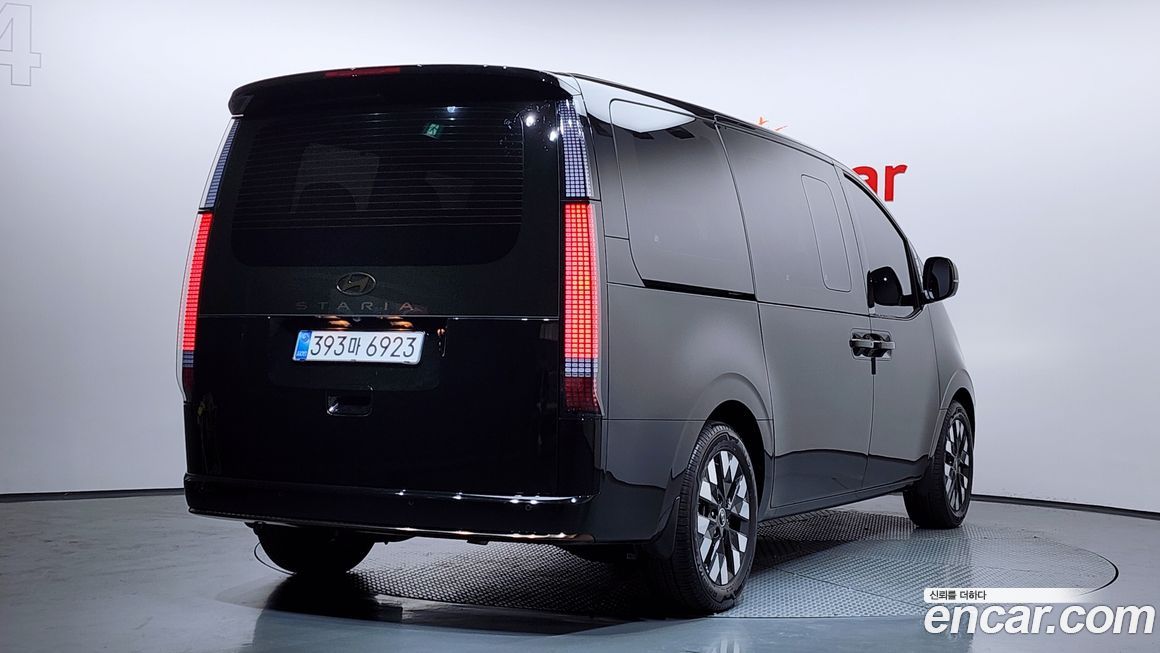 Hyundai Staria 2025