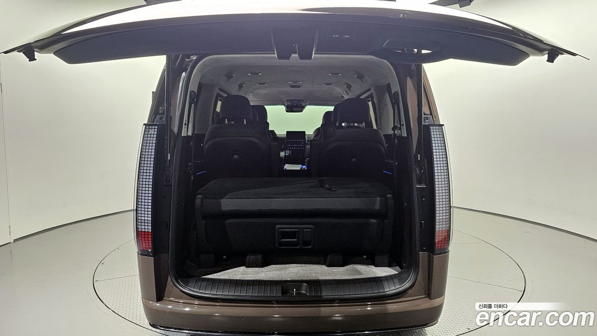 Hyundai Staria 2025