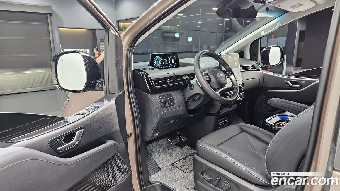 Hyundai Staria 2025