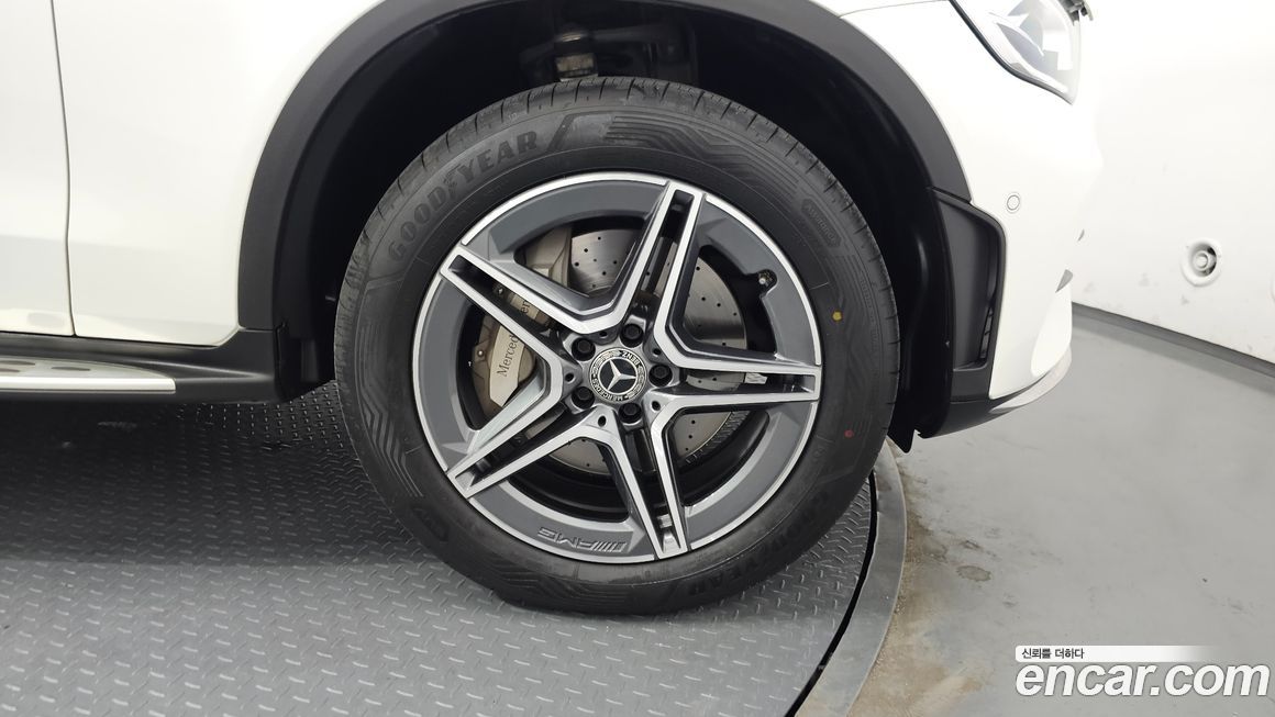 Mercedes-Benz GLC-Class 2021