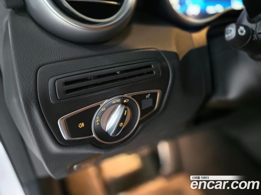 Mercedes-Benz GLC-Class 2021