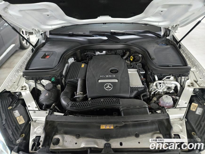 Mercedes-Benz GLC-Class 2021