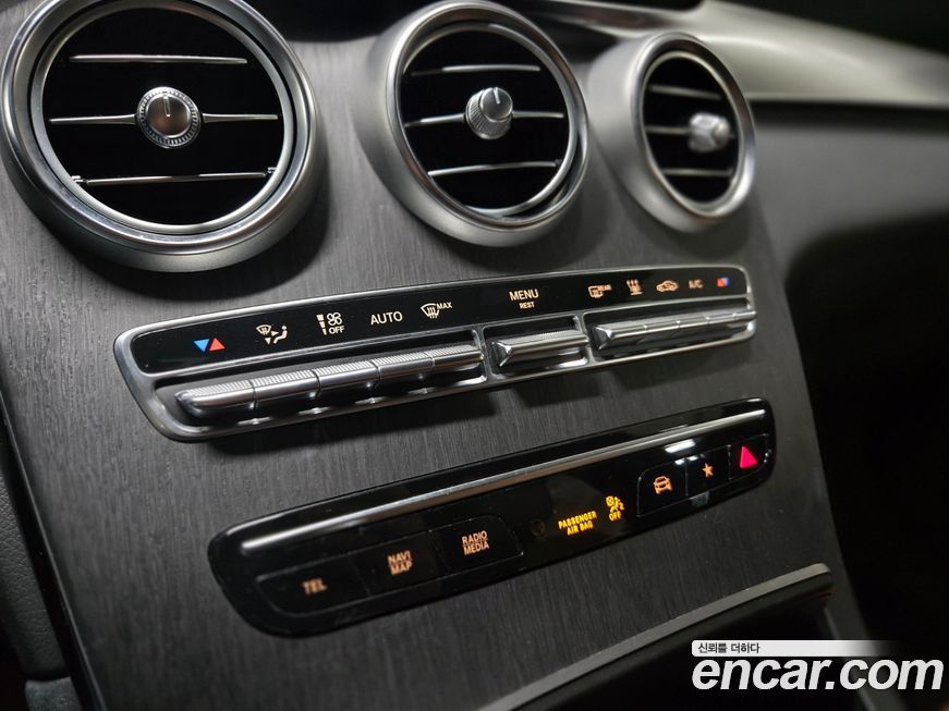 Mercedes-Benz GLC-Class 2021