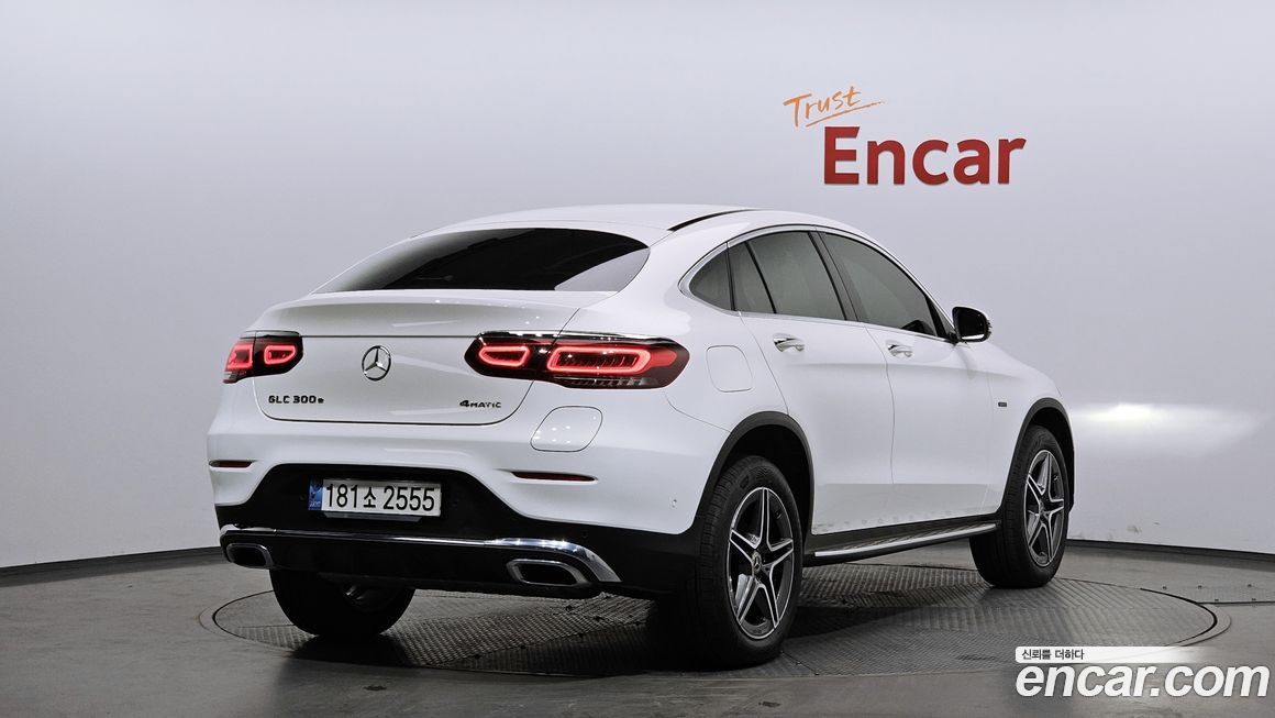 Mercedes-Benz GLC-Class 2021