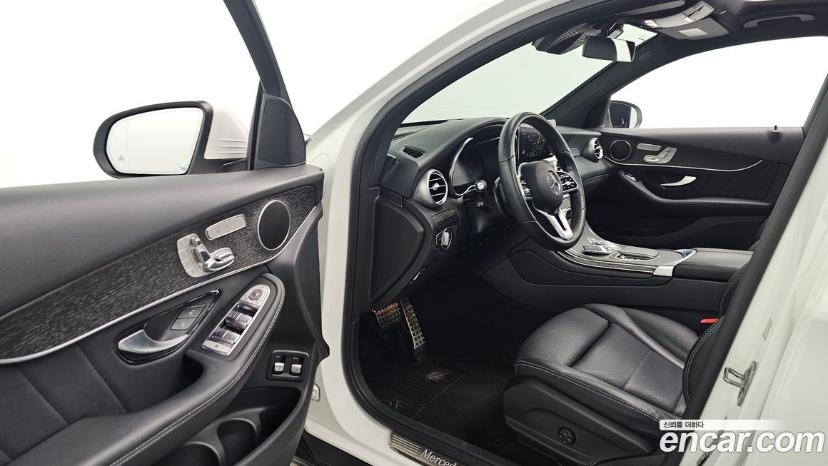 Mercedes-Benz GLC-Class 2021