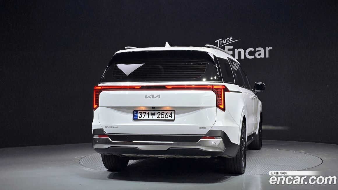 Kia Canival 2024