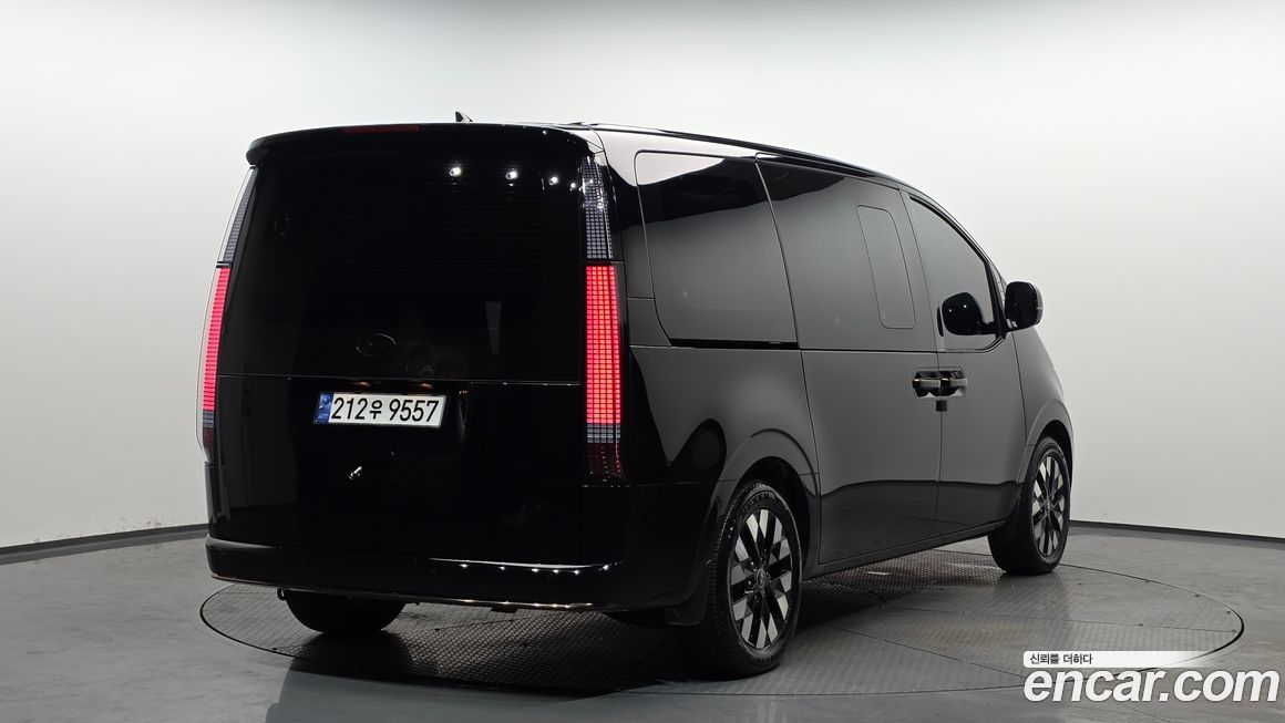 Hyundai Staria 2025